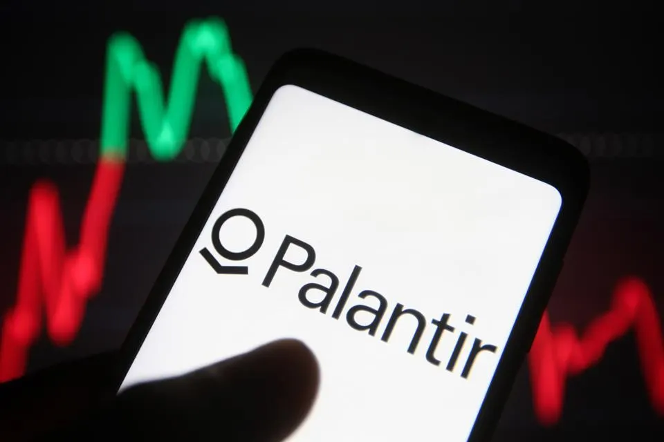 Palantir Technologies: The AI Powerhouse with Big Potential and Big Risks